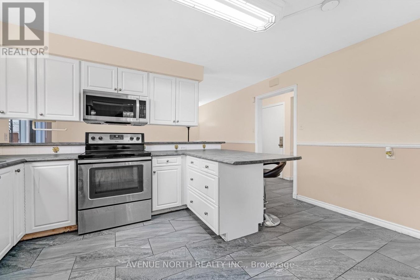 3489 SOUTHGATE ROAD - Photo 9