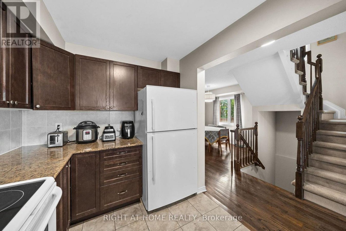 100 LOKOYA STREET - Photo 13