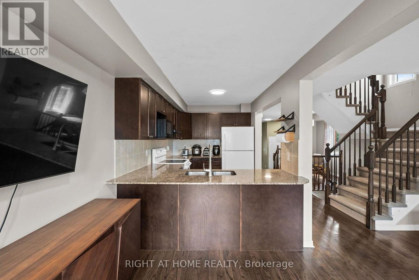 100 LOKOYA STREET - Photo 14