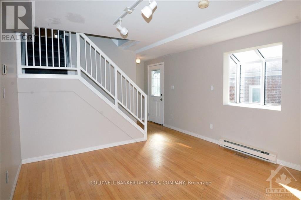 A - 160 MAFEKING AVENUE - Photo 2