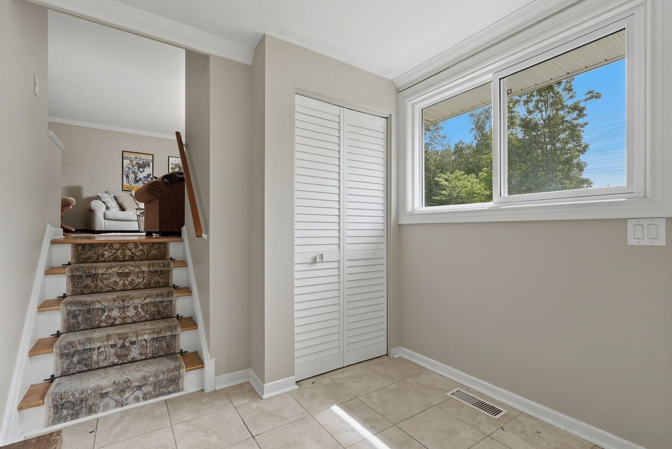 2346 Edwin Crescent - Photo 4