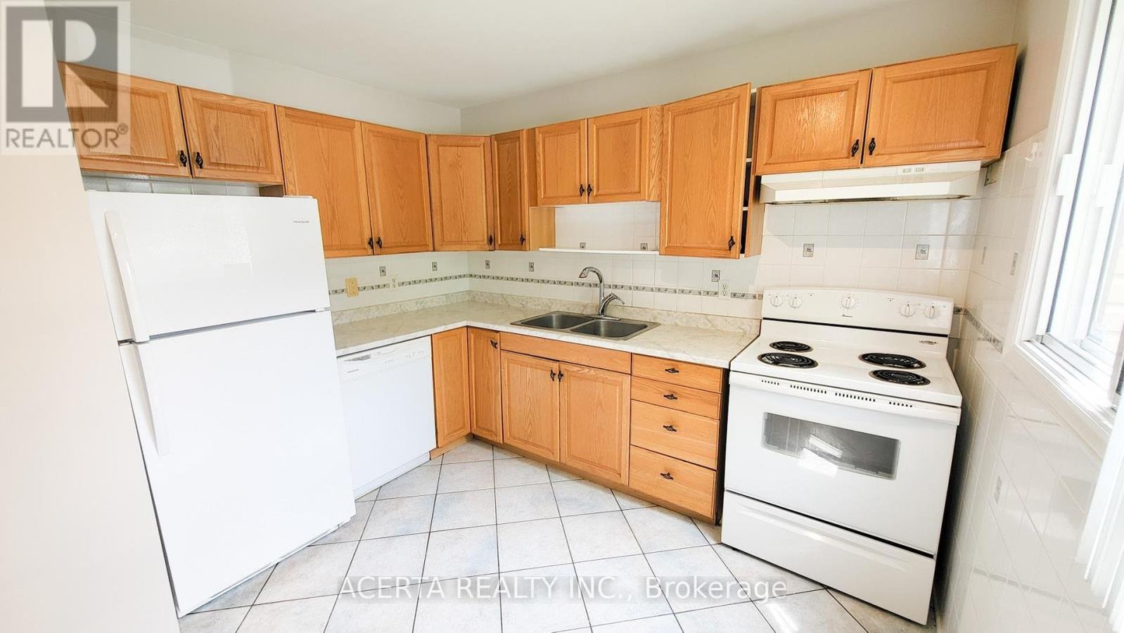249 TEAL CRESCENT - Photo 2