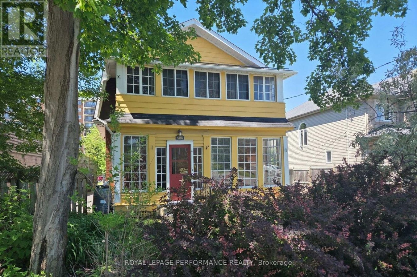 506 WENTWORTH AVENUE - Photo 1