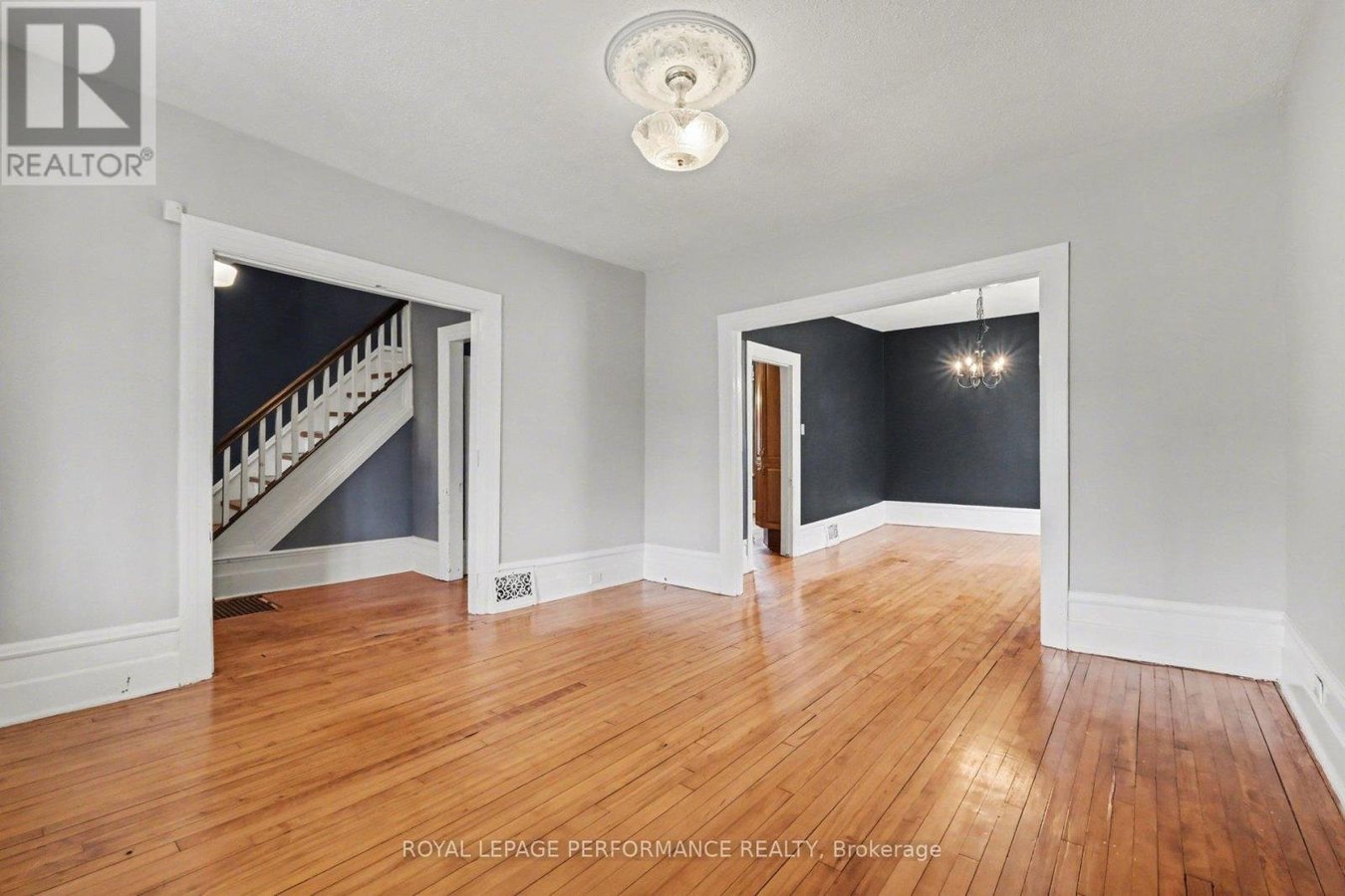 506 WENTWORTH AVENUE - Photo 6