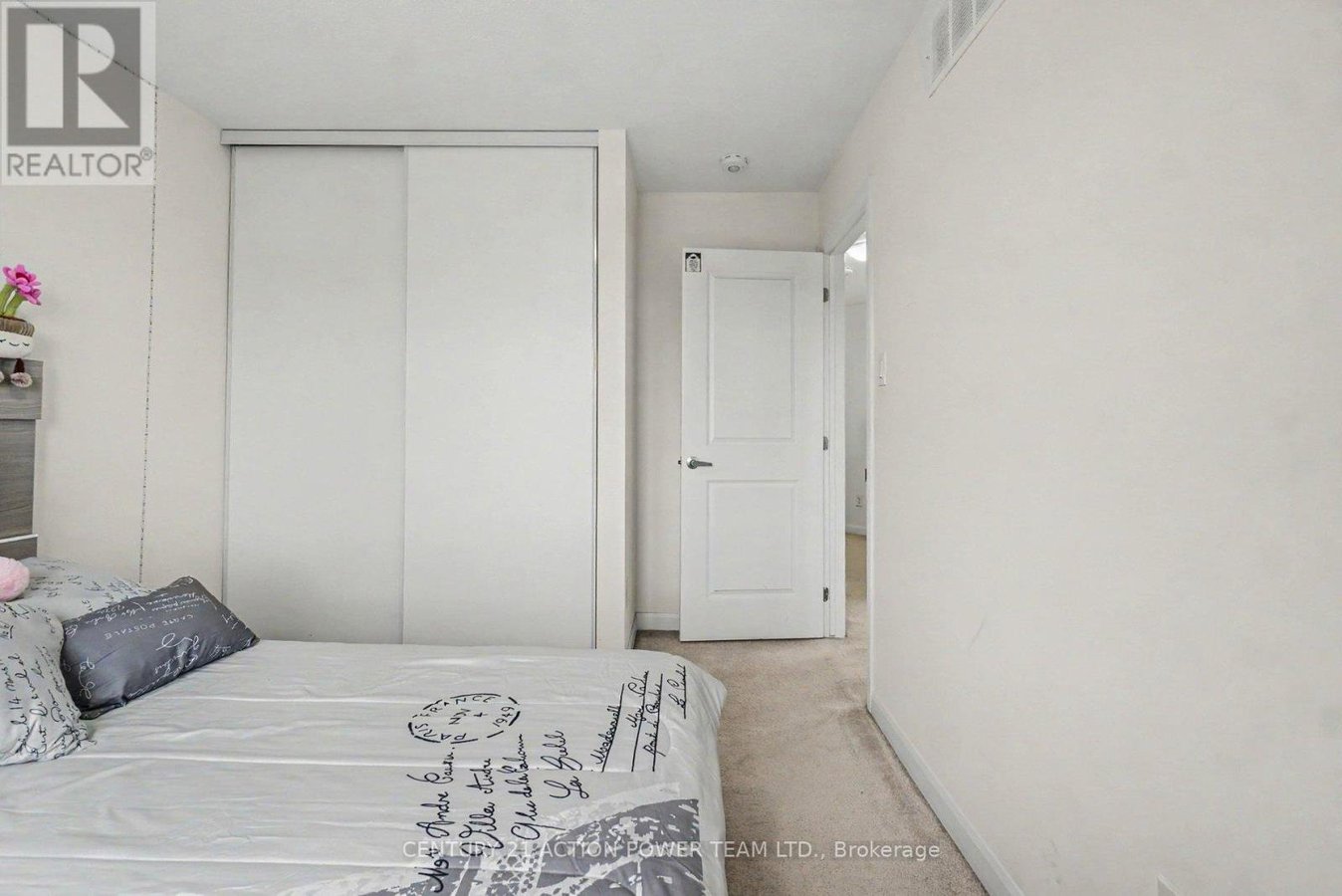 26 GARDENPOST TERRACE - Photo 23