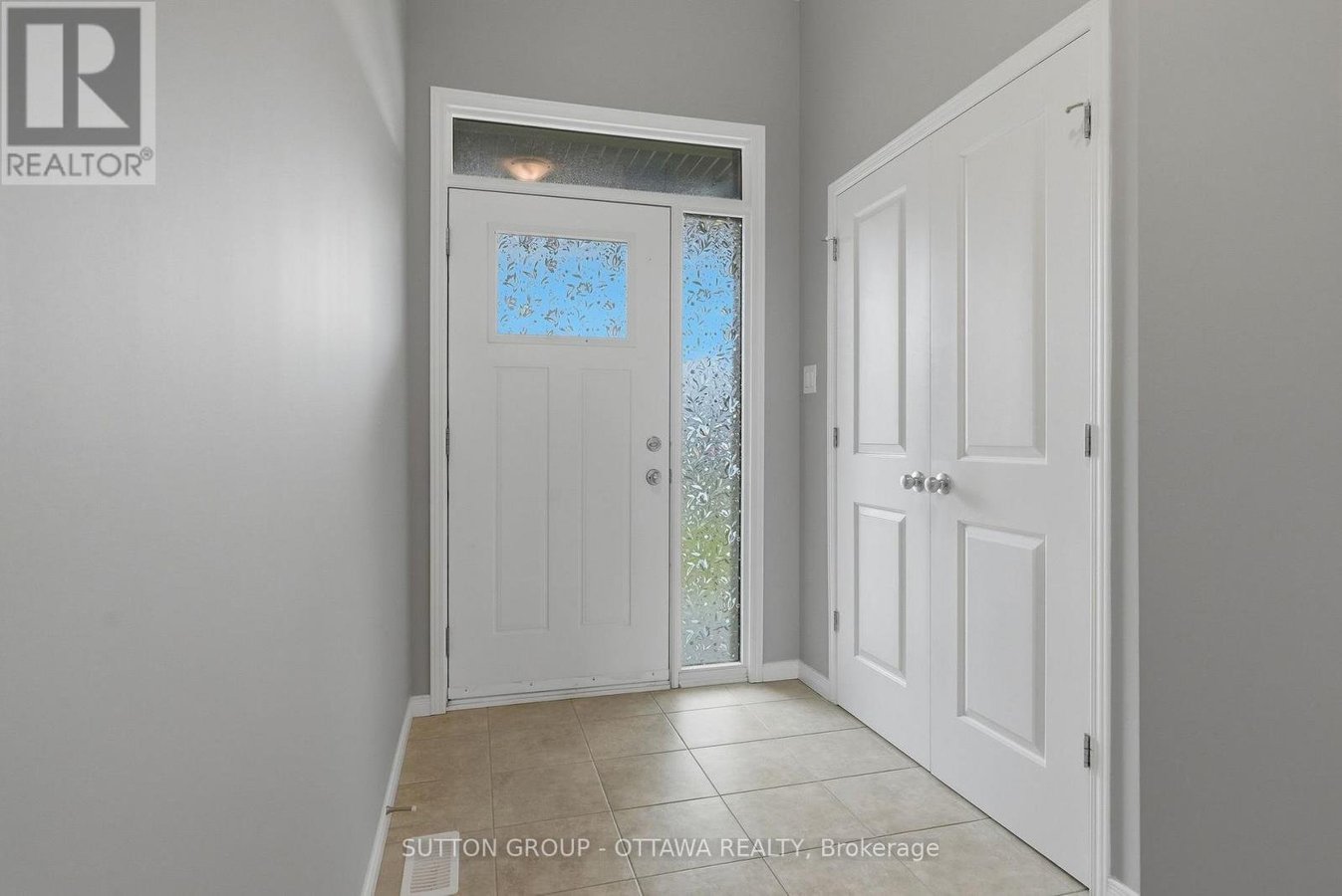 196 JARDINIERE STREET - Photo 2