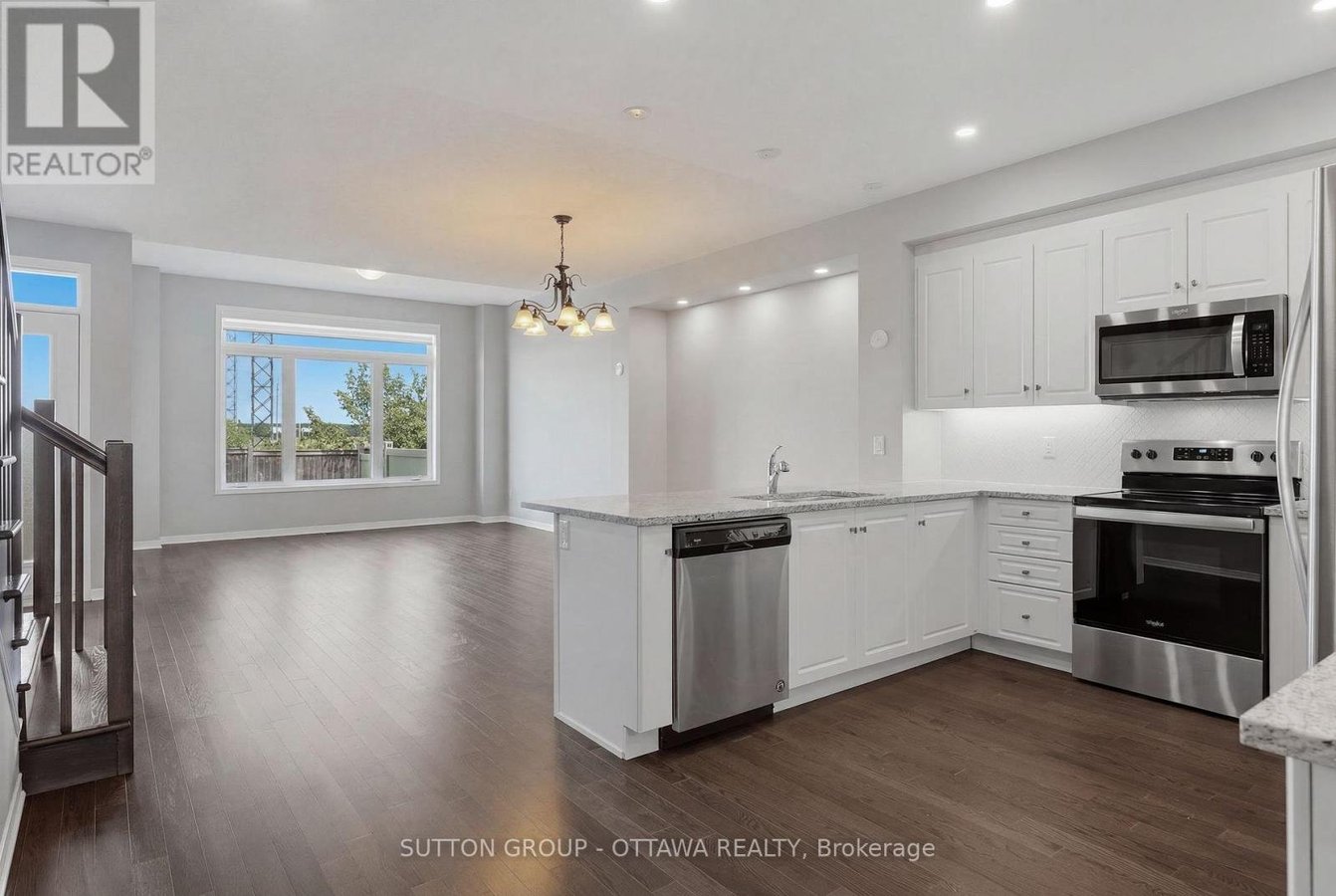 196 JARDINIERE STREET - Photo 3