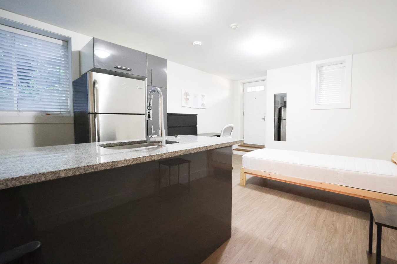 185 Henderson Avenue - Photo 6