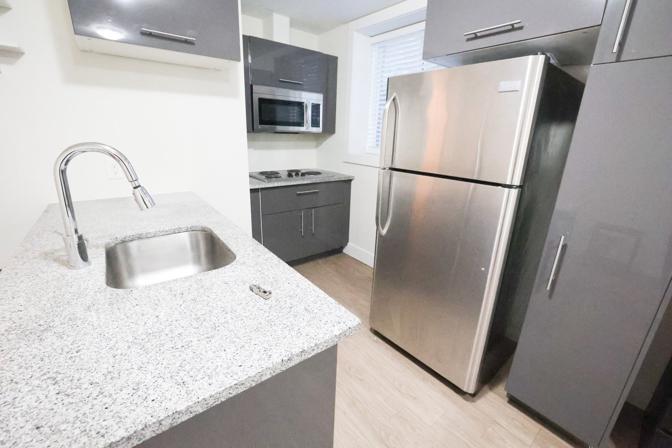 185 Henderson Avenue - Photo 7