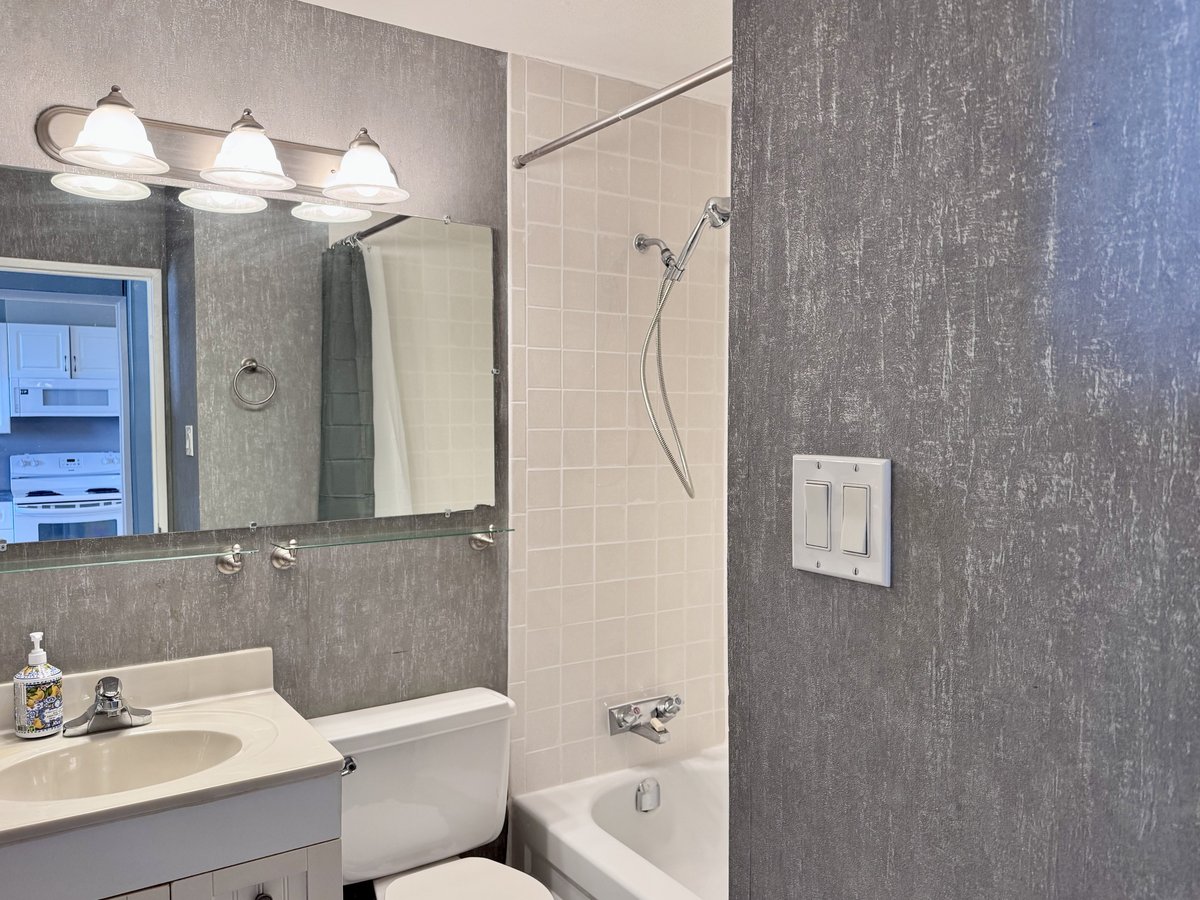 1785 Frobisher Lane - Photo 4