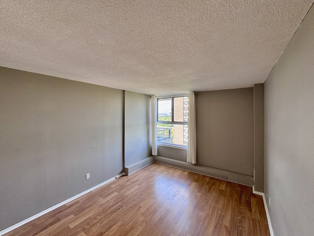 1785 Frobisher Lane - Photo 5