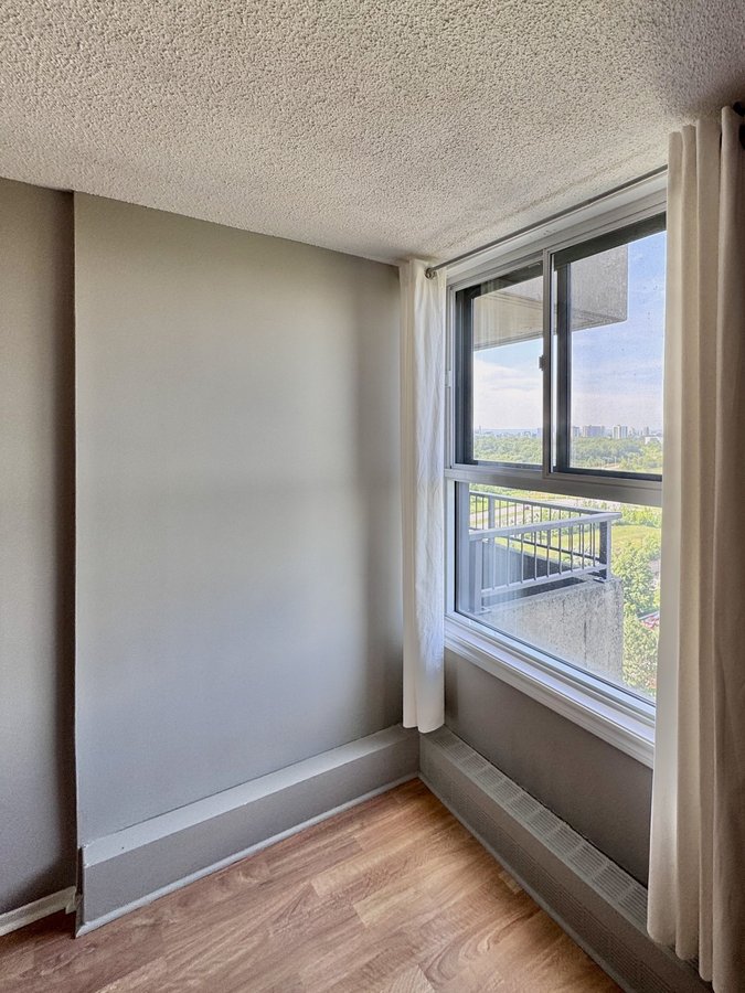 1785 Frobisher Lane - Photo 6