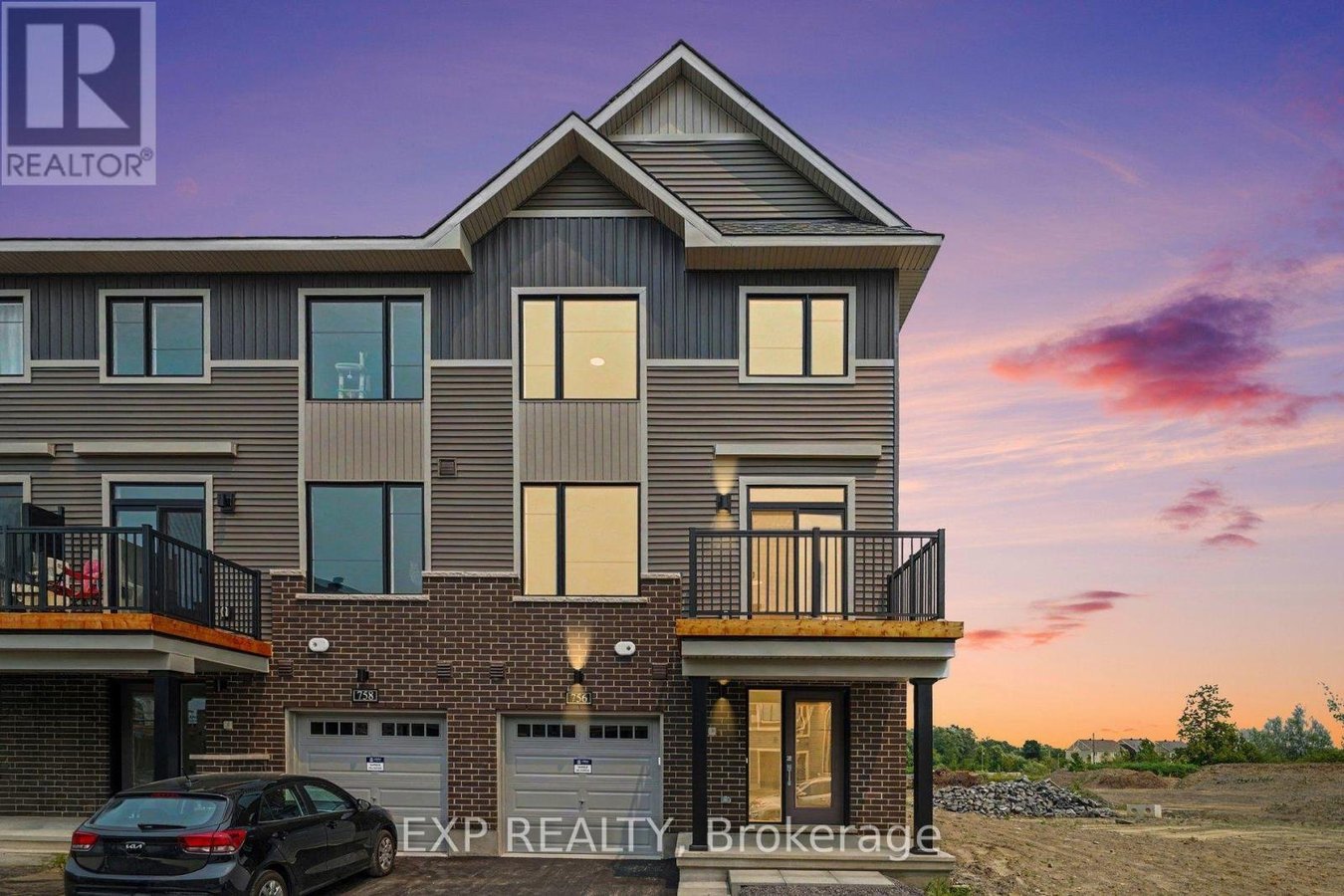 756 TADPOLE CRESCENT - Photo 2