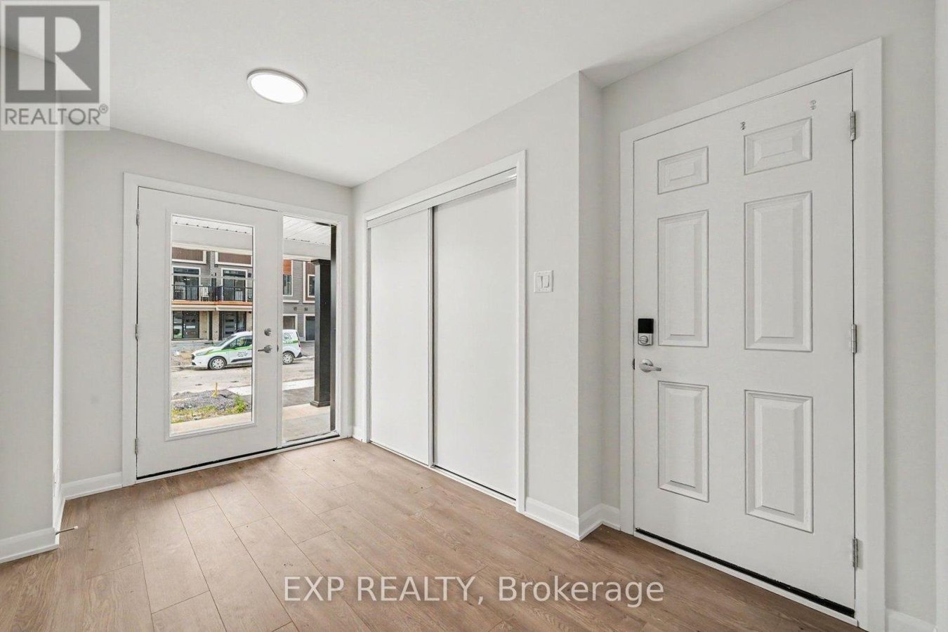 756 TADPOLE CRESCENT - Photo 5