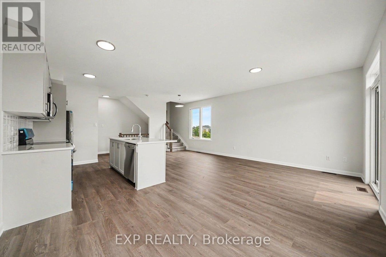 756 TADPOLE CRESCENT - Photo 7