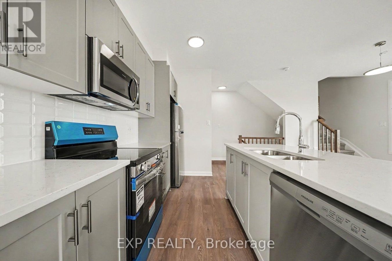 756 TADPOLE CRESCENT - Photo 10