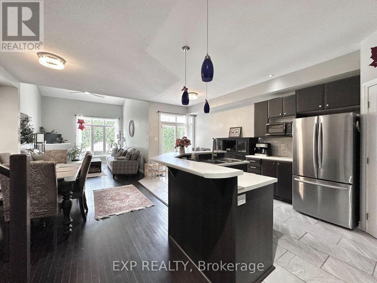 421 FOXHALL WAY - Photo 5