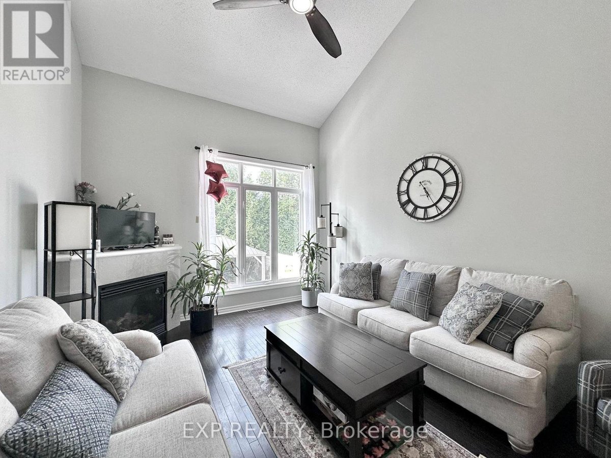 421 FOXHALL WAY - Photo 10