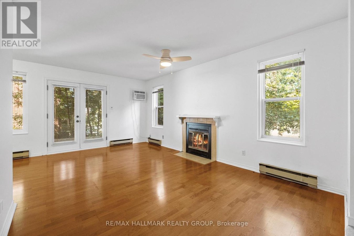 2 - 19 MONTCALM STREET - Photo 4