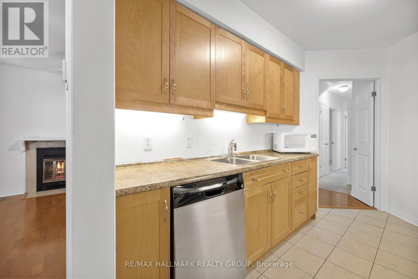 2 - 19 MONTCALM STREET - Photo 12