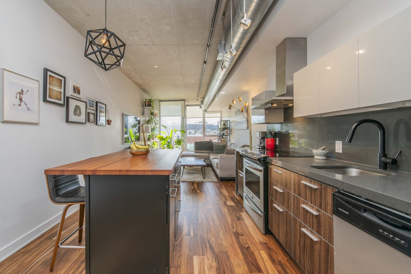 360 McLeod Street - Photo 5