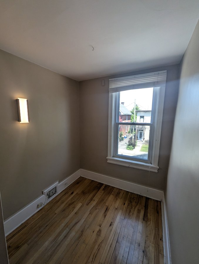 96 Hamilton Avenue North - Photo 2