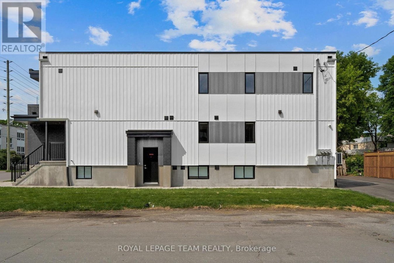 LOWER - 998 HOLLINGTON STREET - Photo 2