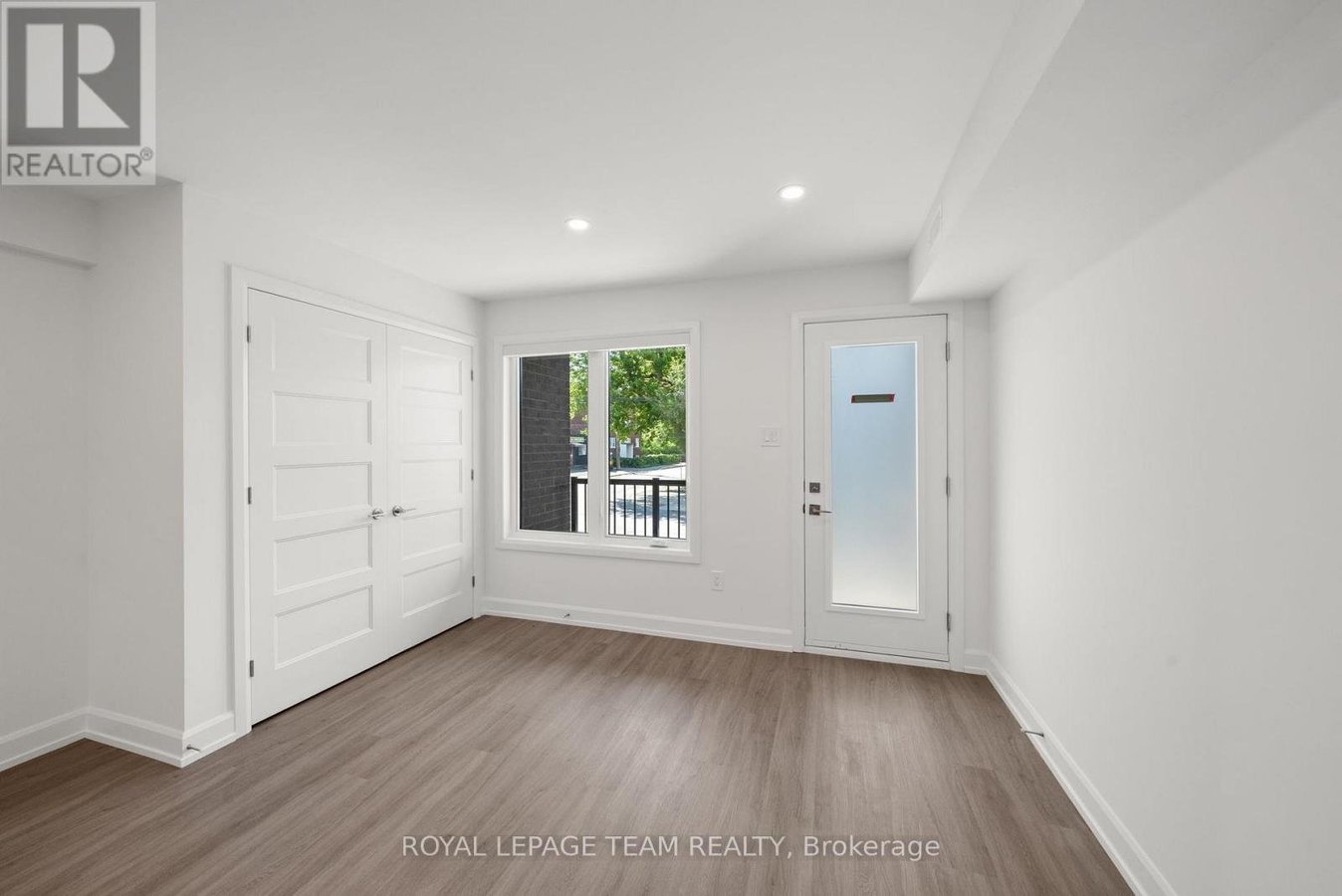 MAIN - 998 HOLLINGTON STREET - Photo 3
