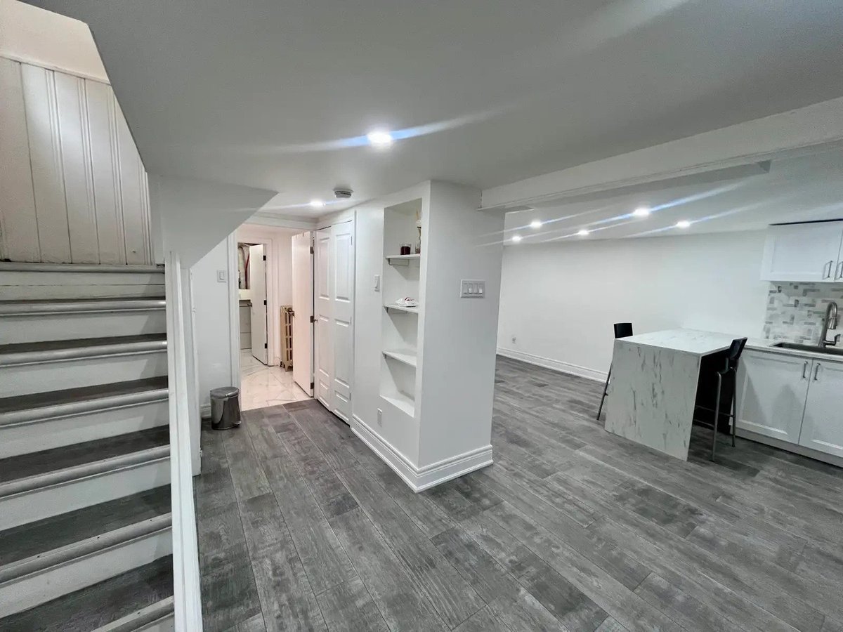 1231 Evans Boulevard - Photo 2