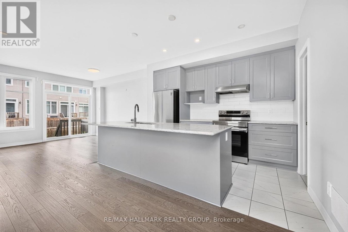 547 MUSKARI STREET - Photo 7