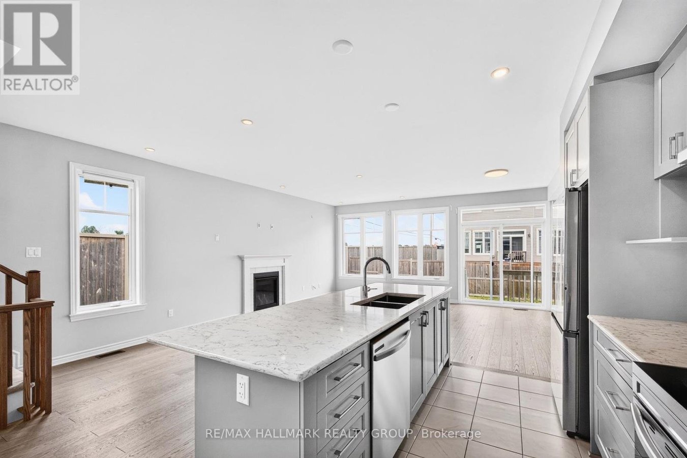 547 MUSKARI STREET - Photo 17