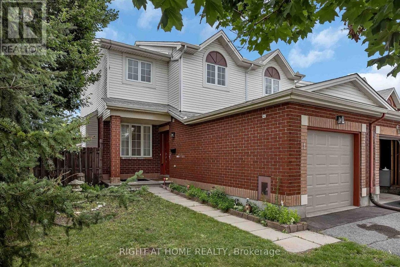1 KINCARDINE DRIVE - Photo 2