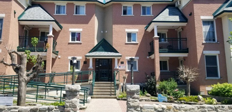 371 Nelson St - Photo 1
