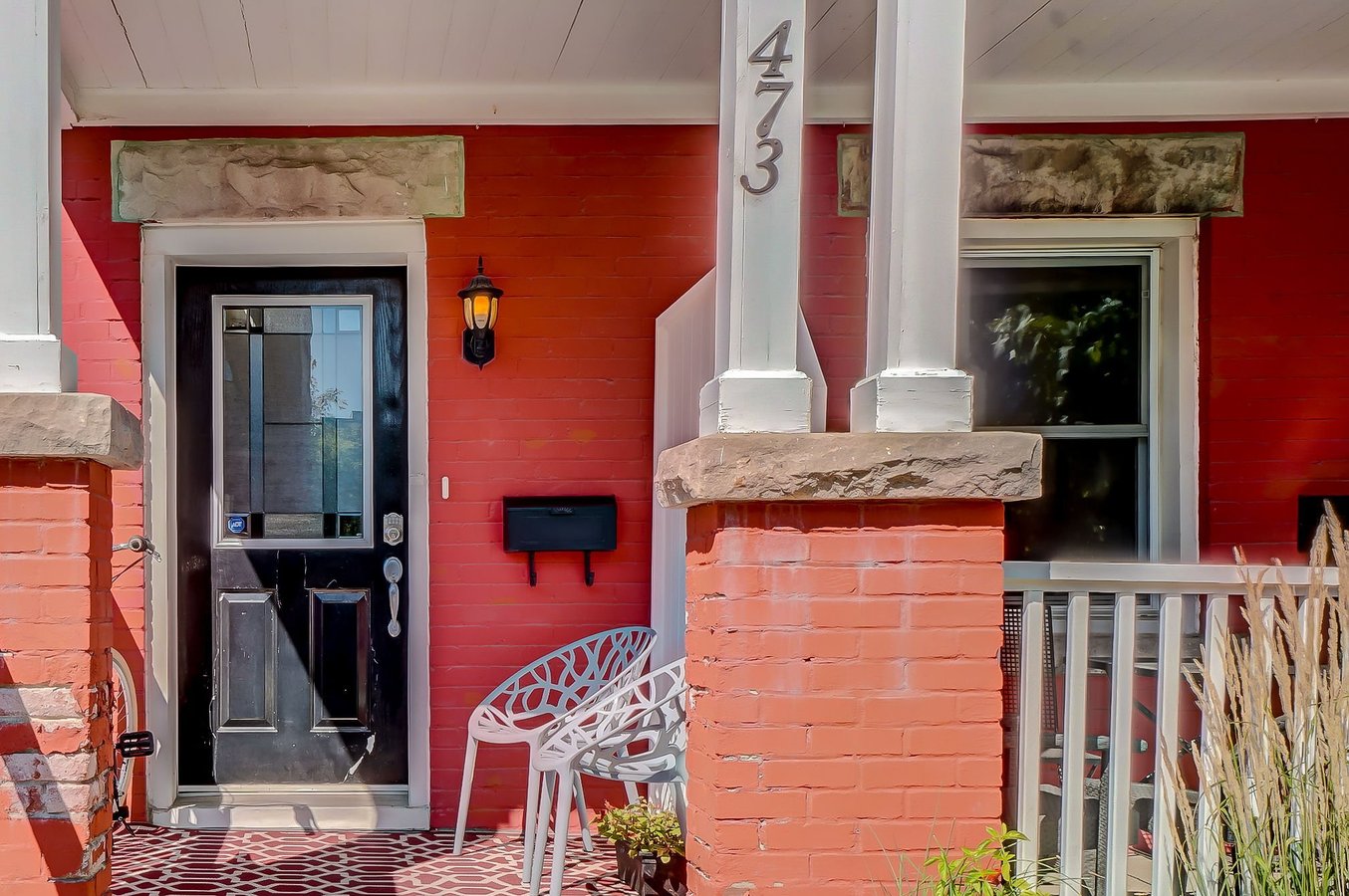 473 Clarence Street East - Photo 2