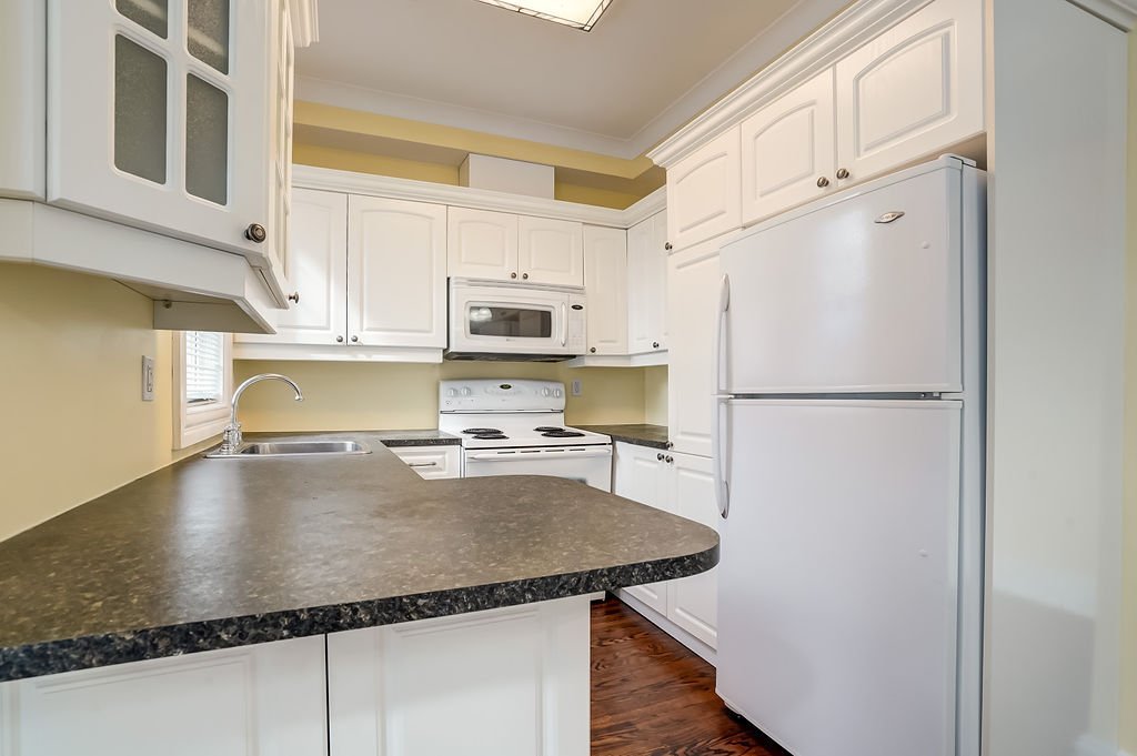 982 Fisher Avenue - Photo 10