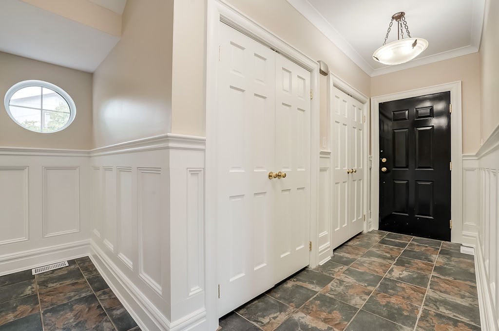 982 Fisher Avenue - Photo 3
