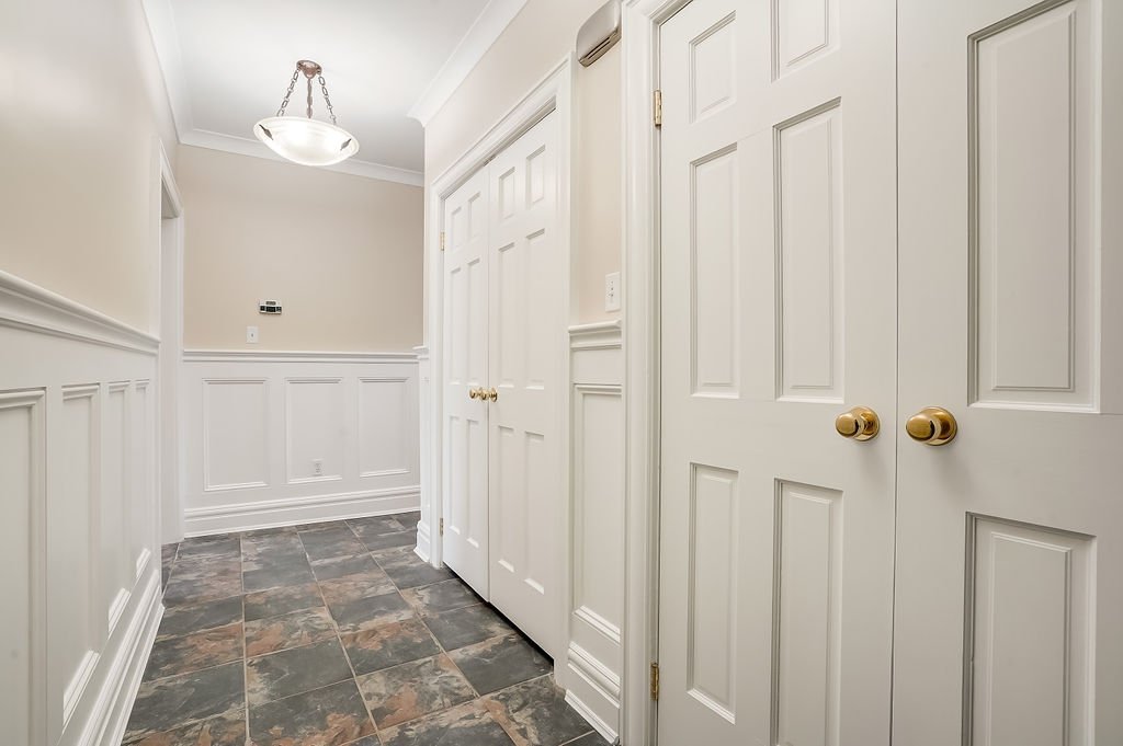 982 Fisher Avenue - Photo 2