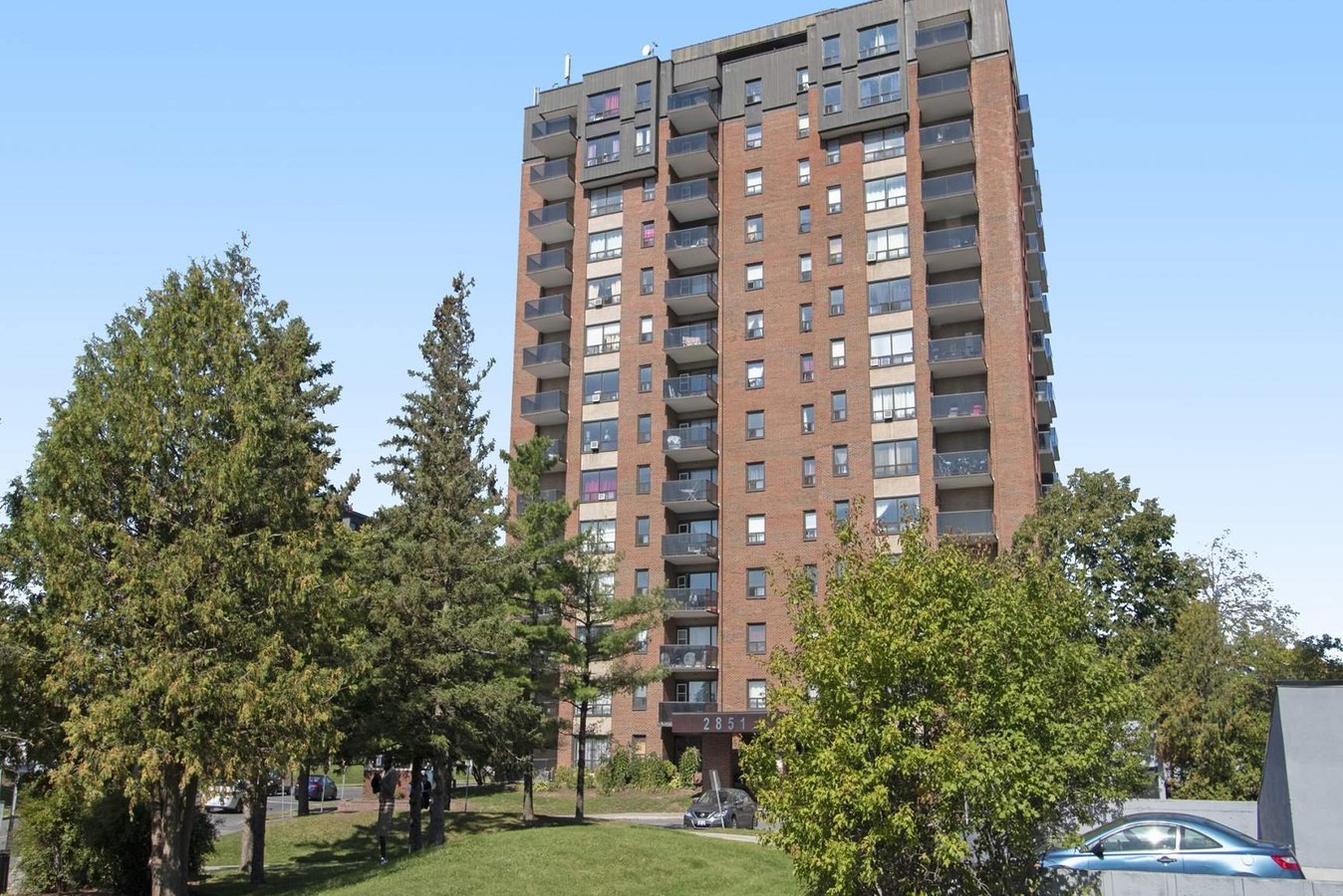 Rentals.ca Ledbury Heron Gate Ridgemont Elmwood Ottawa Apartments