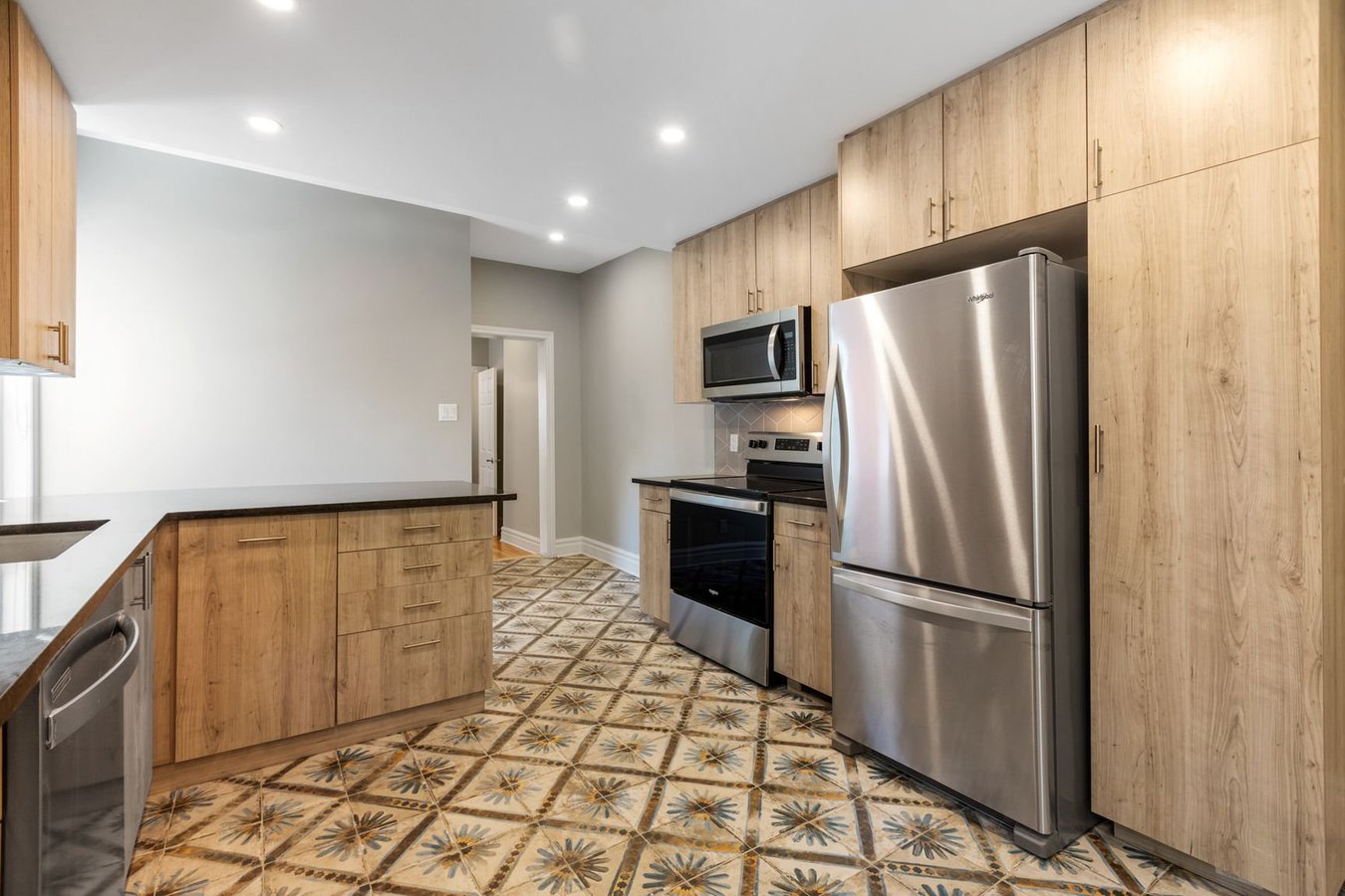 Ottawa 4 Bedroom Apartments Condos and Houses for Rent