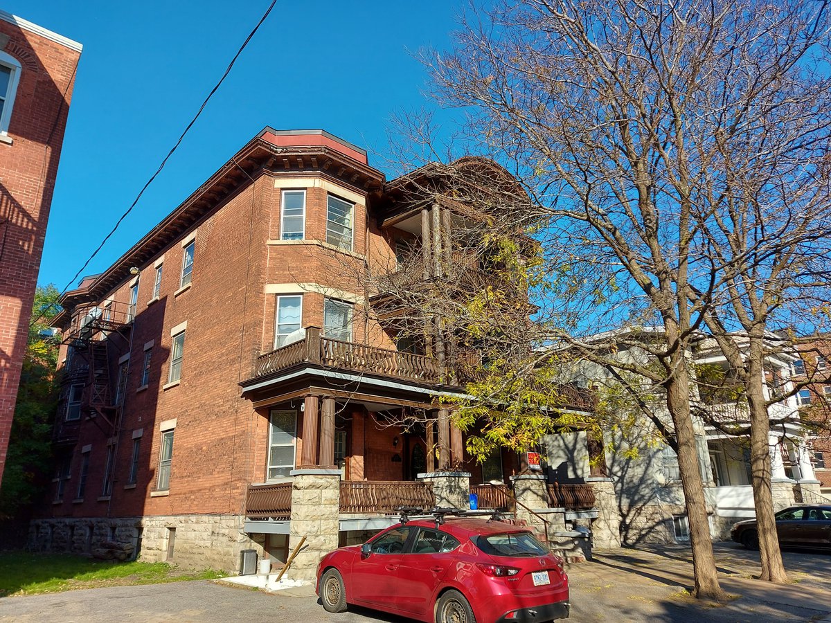 255 Daly Avenue - Photo 1