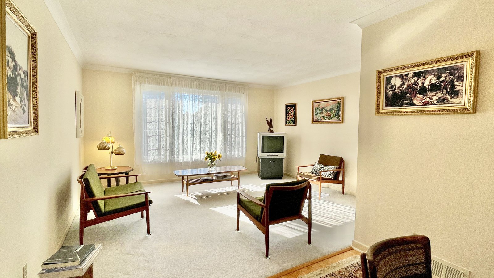 19 Caroline Avenue - Photo 2