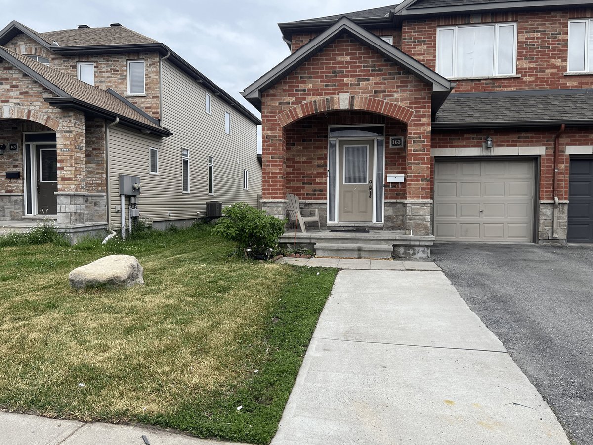 Rentals.ca New Barrhaven Stonebridge Halfmoon Bay Heart’s Desire Ottawa Apartments, Condos