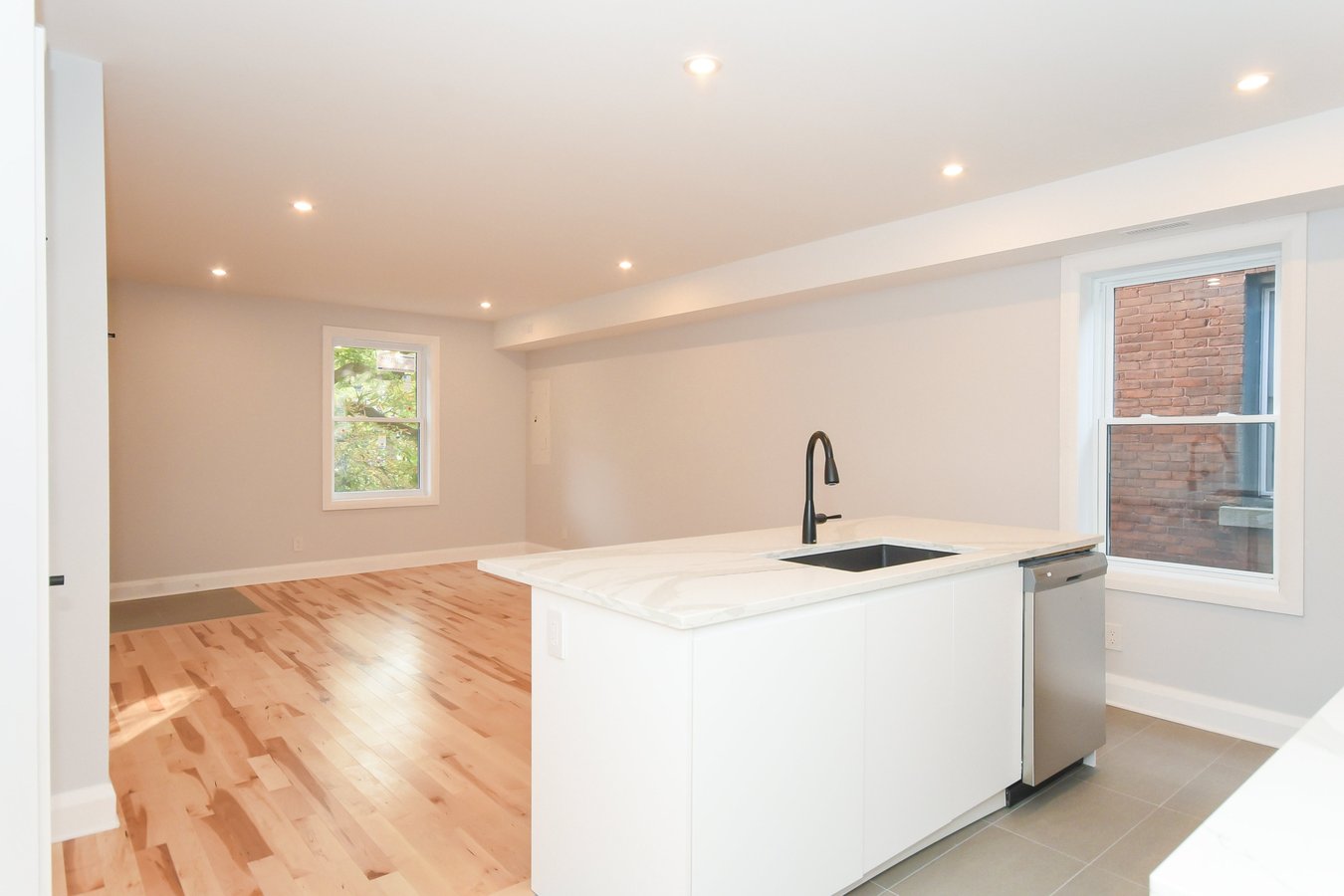 172 Russell Avenue - Photo 2