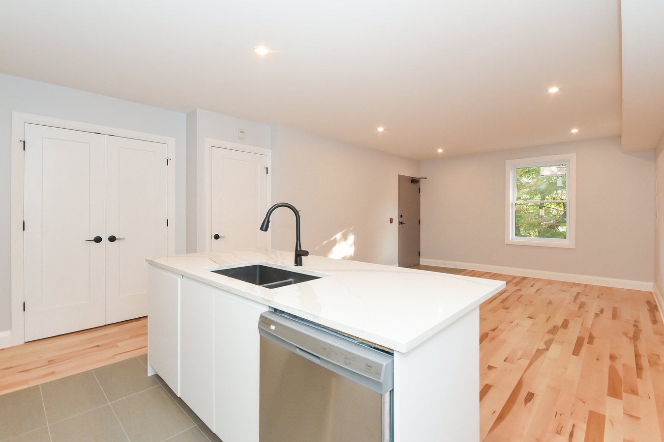 172 Russell Avenue - Photo 3