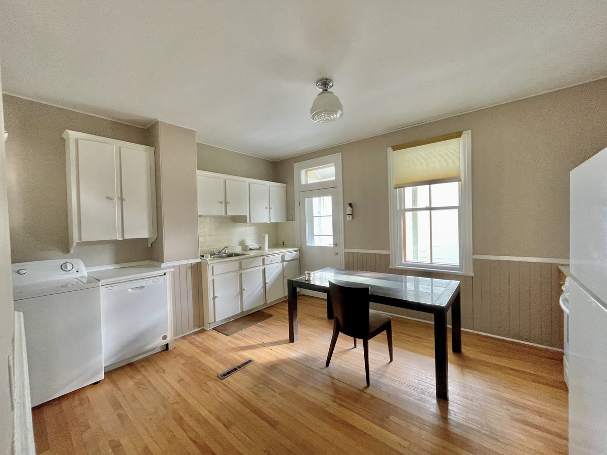 109 Henderson Avenue - Photo 2