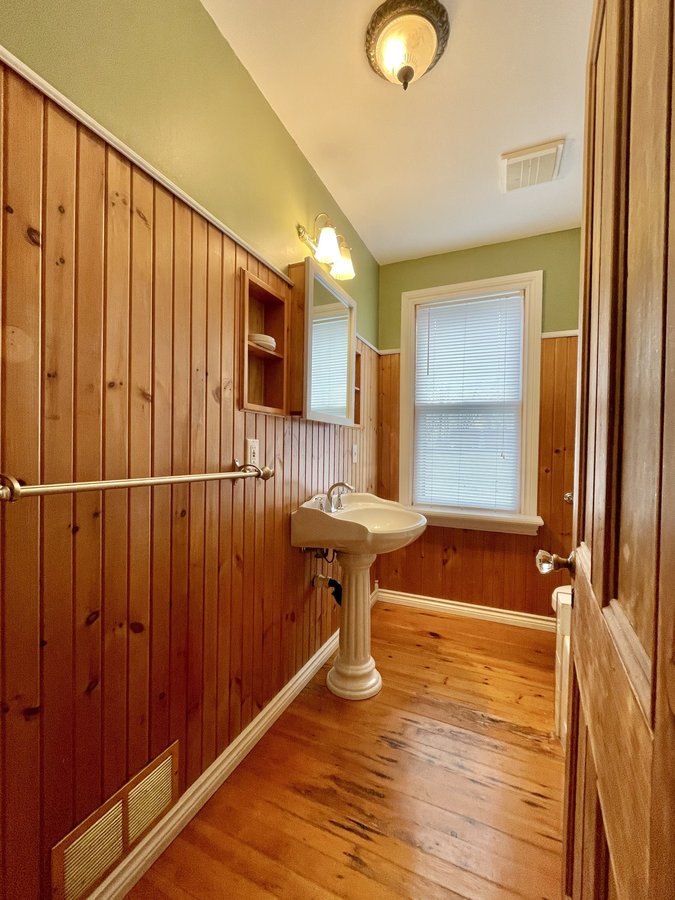 109 Henderson Avenue - Photo 6