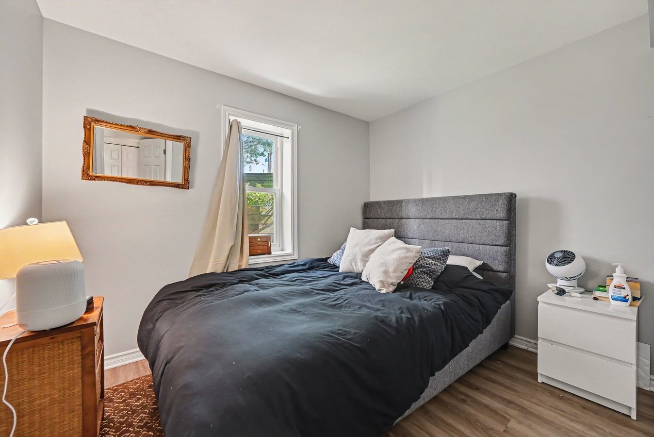 237 Loretta Avenue South - Photo 12