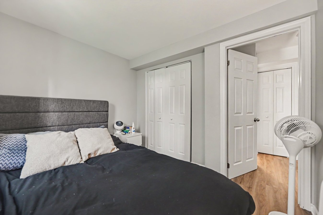 237 Loretta Avenue South - Photo 14