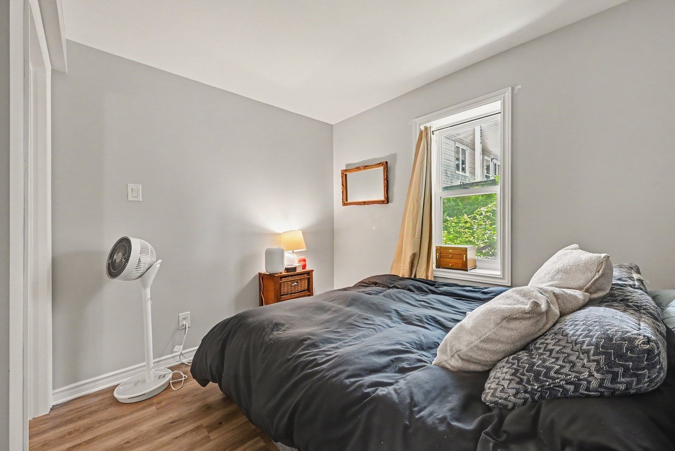 237 Loretta Avenue South - Photo 13