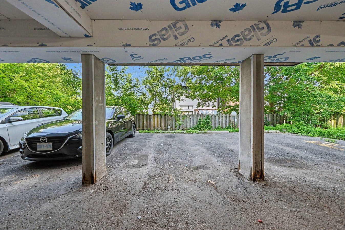 237 Loretta Avenue South - Photo 19
